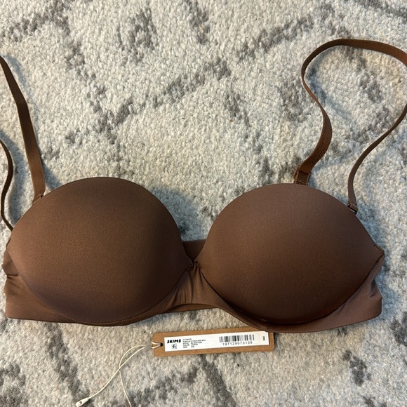 Brand new Skims Strapless Push-Up bra - Picture 5 of 5